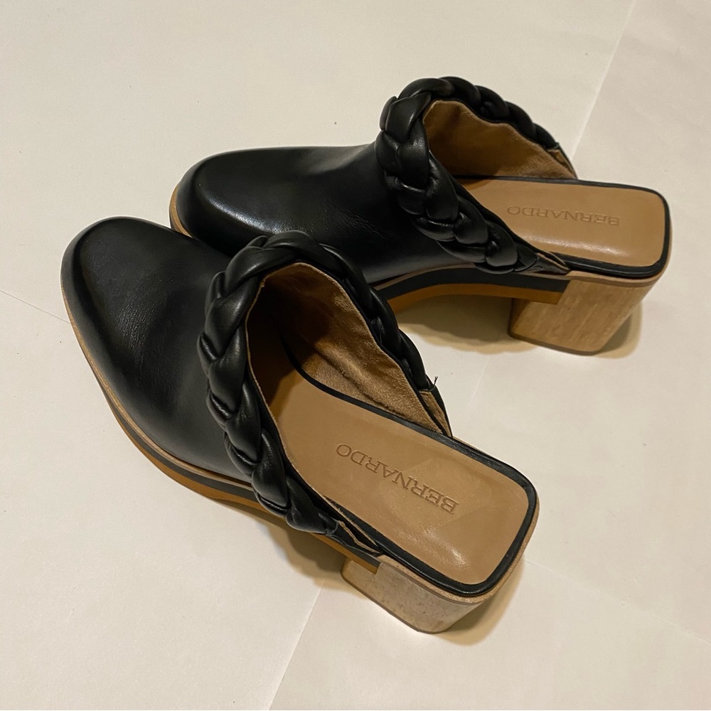 NWOT! Bernardo Black Leather Clogs with Wooden Heel - Picture 3 of 7